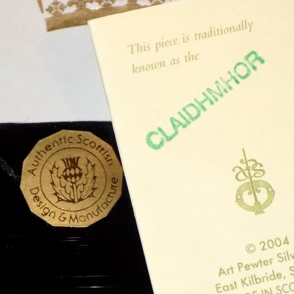 New Art Pewter Silver Ltd Authentic Scottish Claidhmhor Kilt Pin Box & COA - Picture 3 of 7